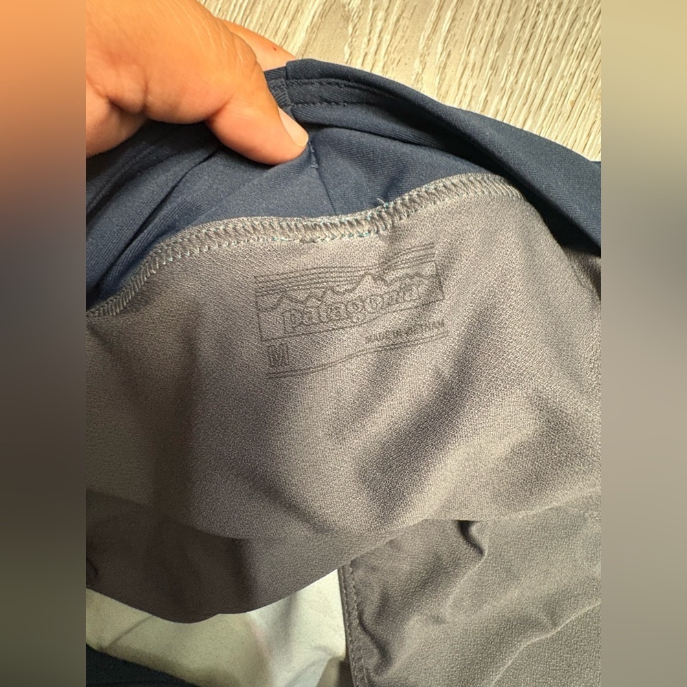 Patagonia Teal and Black Arrow Print Shorts - Picture 6 of 8